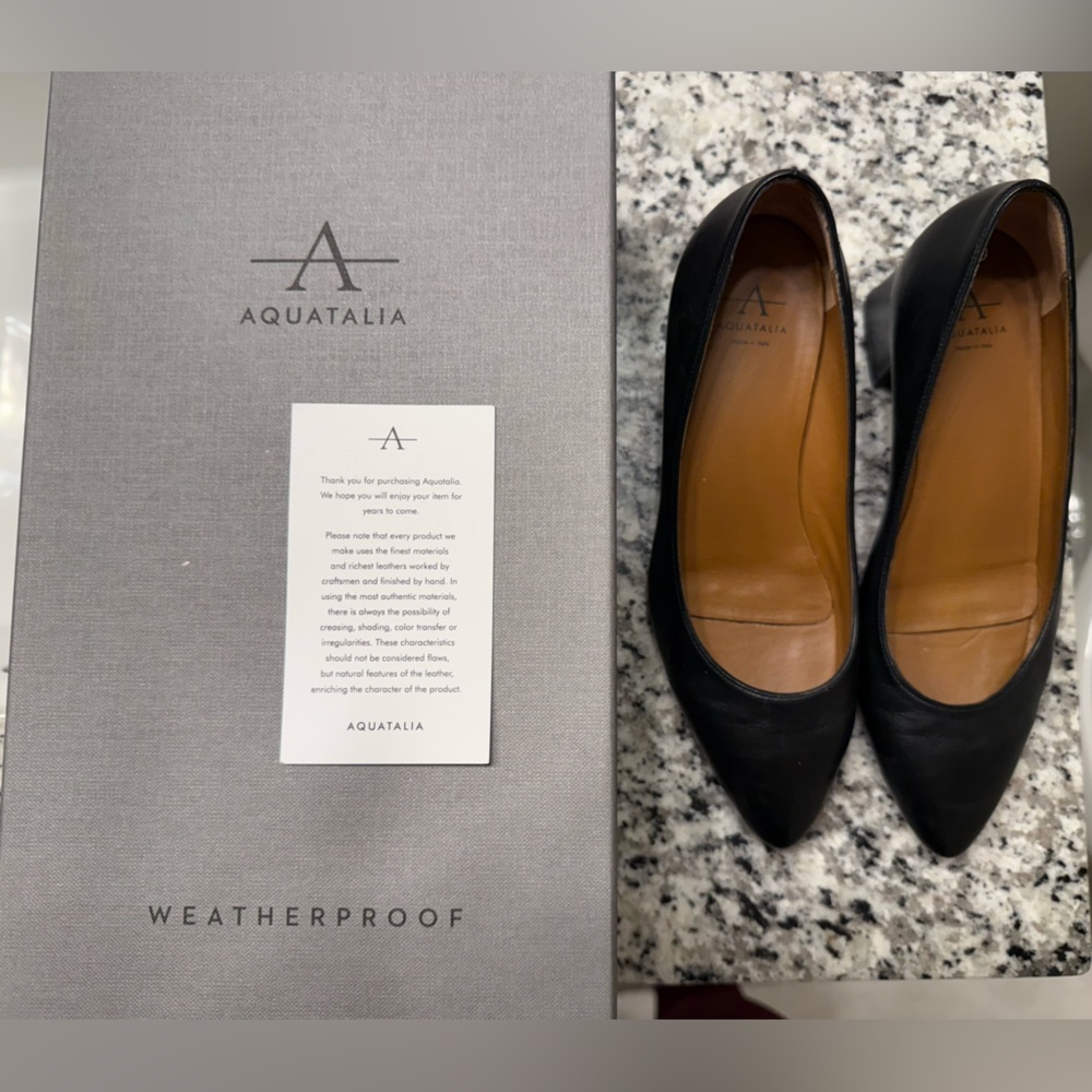 Like new Aquatalia Black Leather Pasha Pump - Size 6 - Picture 9 of 13